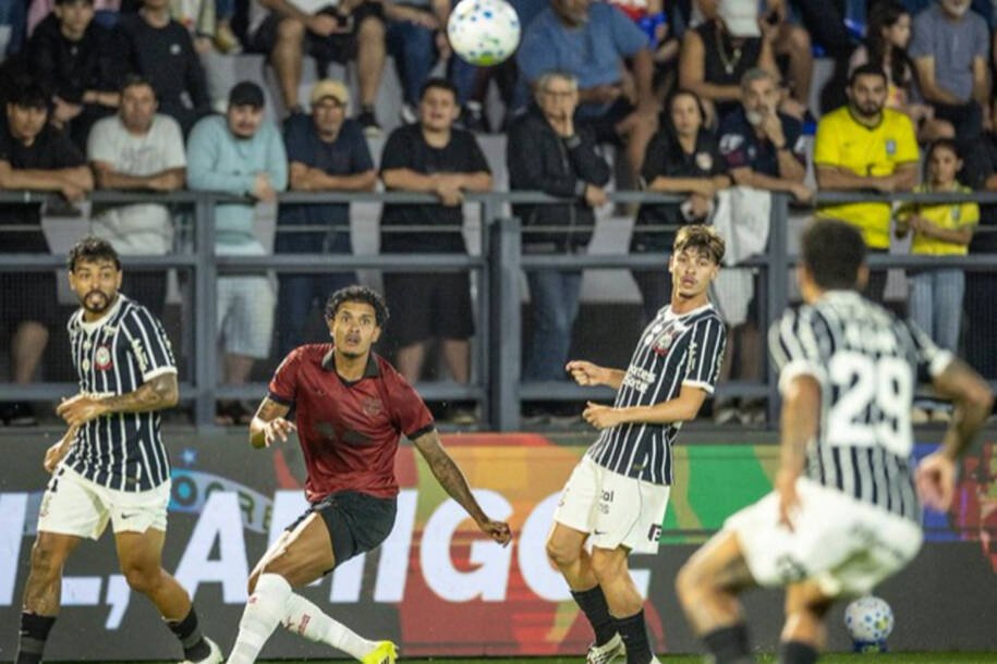 Corinthians derrota Red Bull Bragantino e encerra invencibilidade de 10 jogos