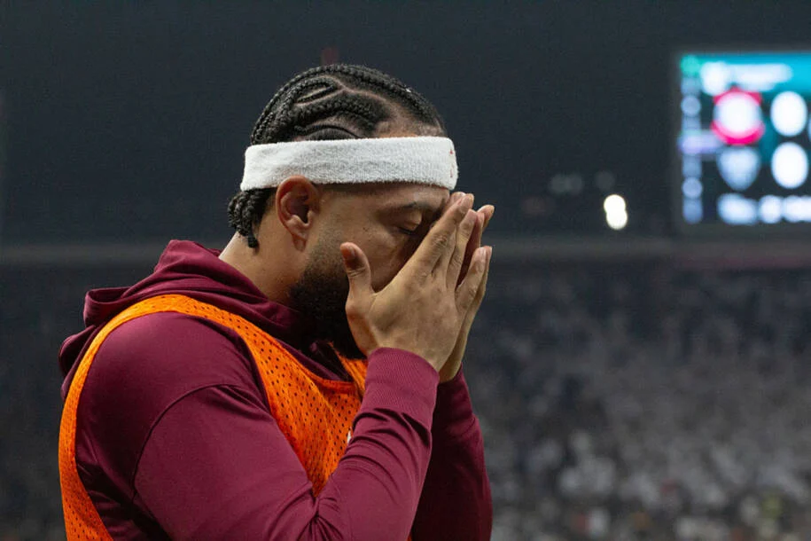 Corinthians não renova com Memphis Depay e jogador promete punições