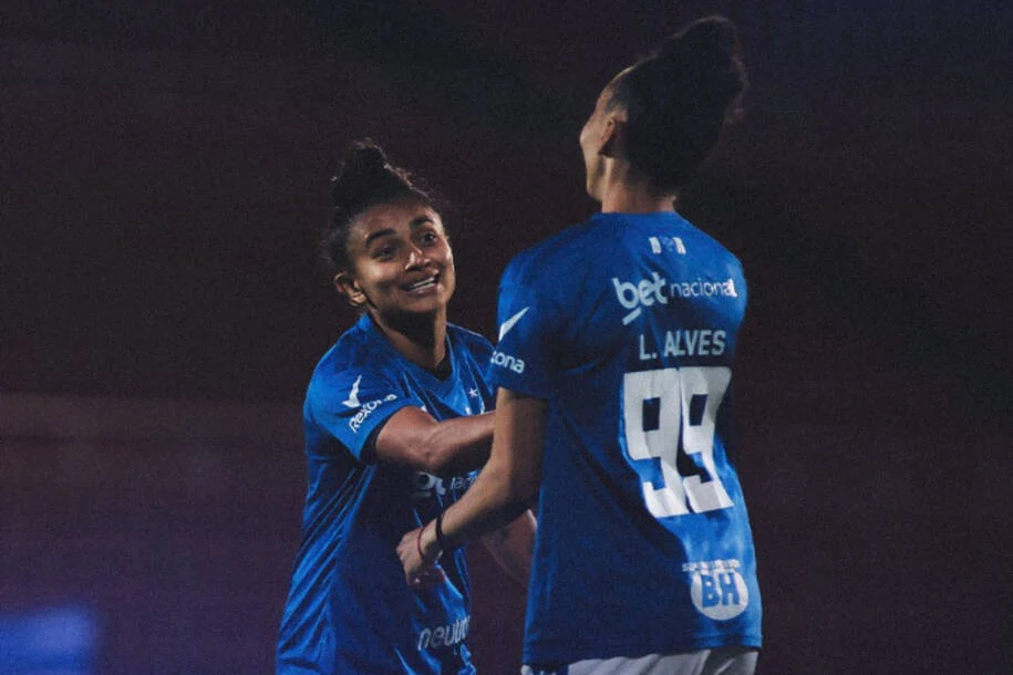 Cruzeiro vence Mixto com gol de falta de Byanca Brasil e volta ao G8 do Brasileirão