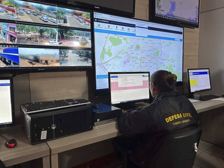 Defesa Civil alerta Campo Grande para vendaval e riscos de quedas de árvores