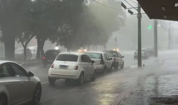 Defesa Civil do Rio Grande do Sul confirma 2.686 desalojados após tempestades devastadoras