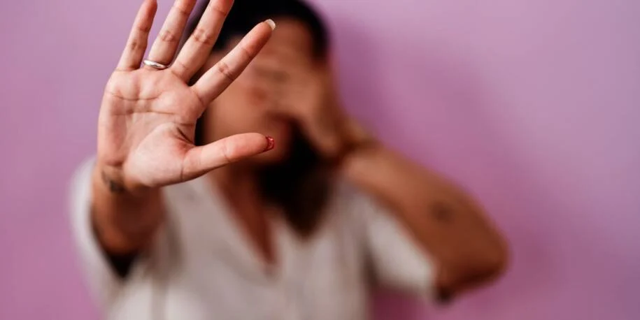 Delegacia Digital da Mulher no Rio de Janeiro registra 1.040 casos de violência