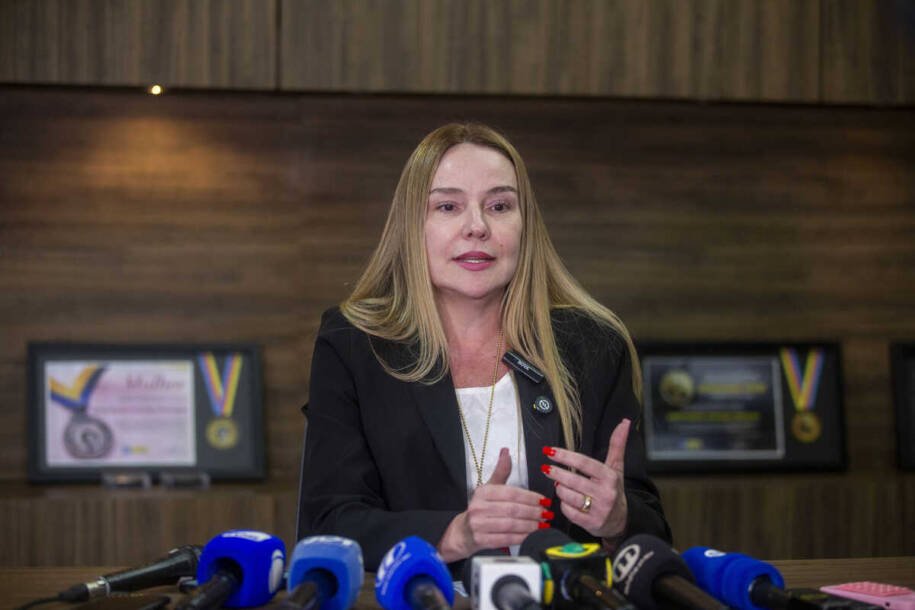 Delegada Anne Trevisan revela crime organizado que induziu adolescente a suicídio