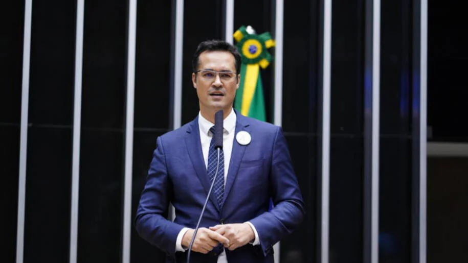 Deltan Dallagnol busca elegibilidade para Senado em 2026 após reviravolta judicial