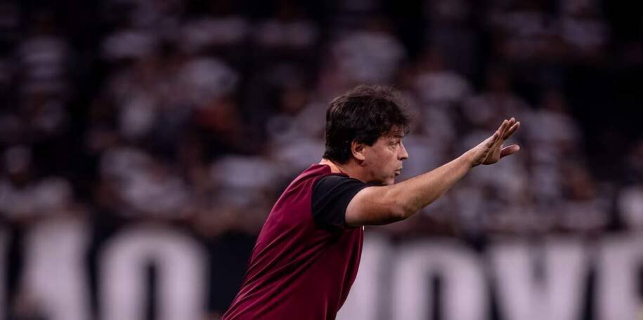 Diniz critica arbitragem após eliminação do Corinthians para o Inter na Copa do Brasil