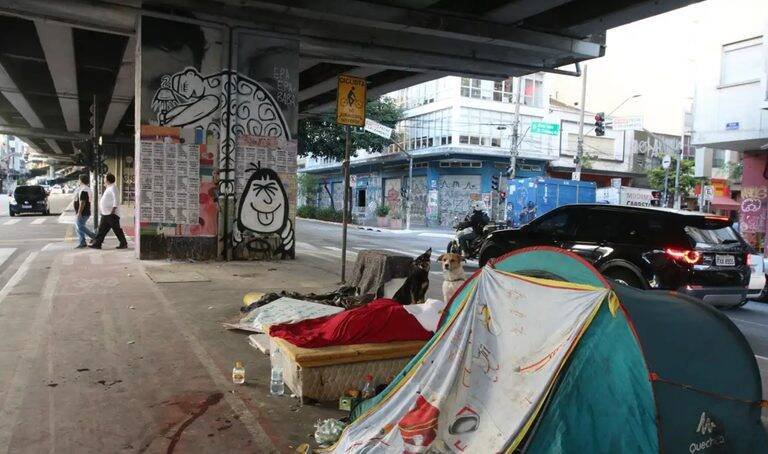 Disque 100 realiza capacitação sobre atendimento à população em situação de rua