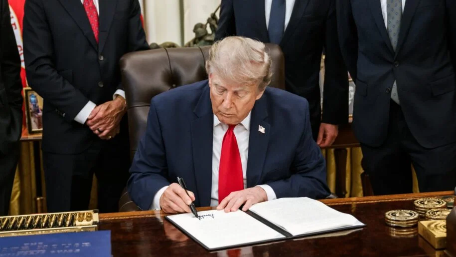 Donald Trump autoriza empresas americanas a atacarem crime cibernético internacional