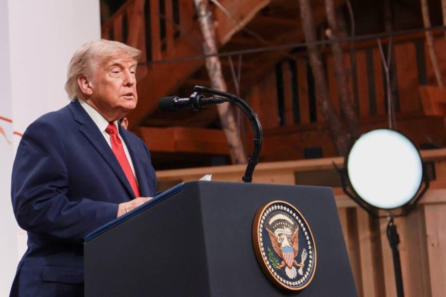 Donald Trump pressiona Congresso a aprovar Clarity Act e desafia China