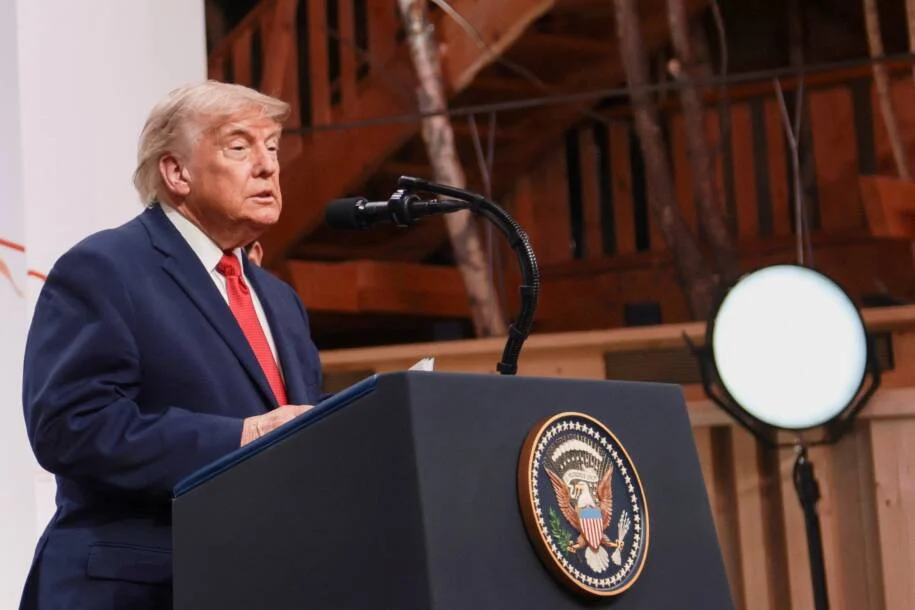 Donald Trump pressiona Congresso a aprovar Clarity Act e desafia China