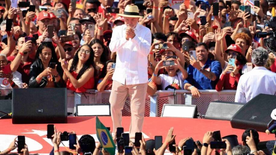 Endividamento das Famílias de Baixa Renda Atinge 85% e Ameaça Consumo em 2027
