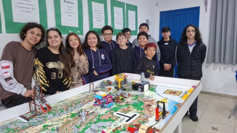 Estudantes da Escola João Batista da Cruz desafiam limites na FLL e podem brilhar em Houston