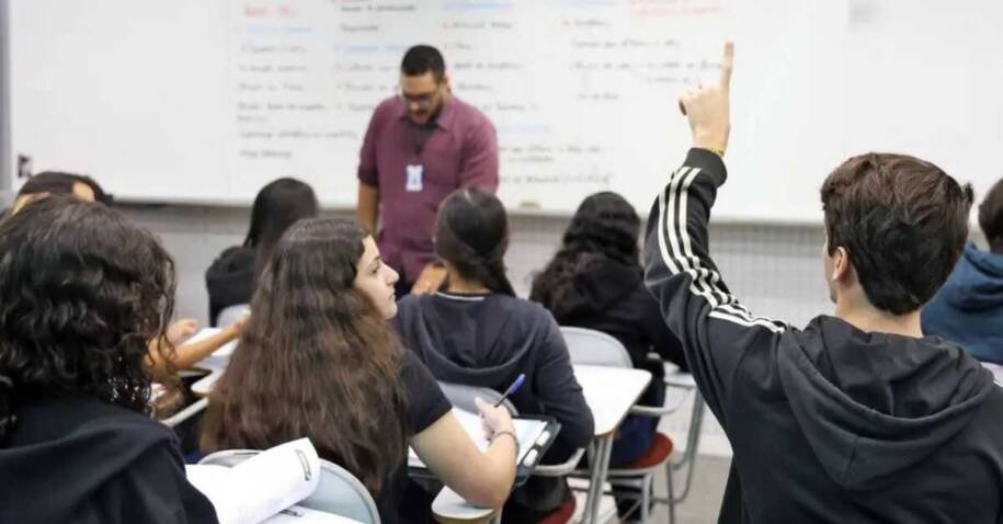 Estudantes do Fies devem correr: renegociação termina em 31 de outubro de 2026