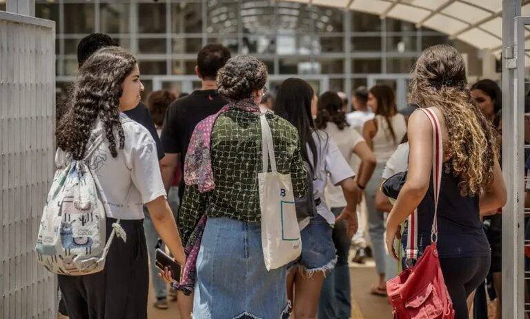 Estudantes inadimplentes devem correr: prazo do Novo Desenrola Brasil termina em agosto