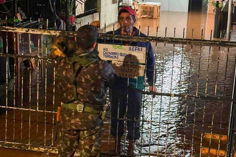 Exército Brasileiro mobiliza tropas para ajudar vítimas de temporais no RS