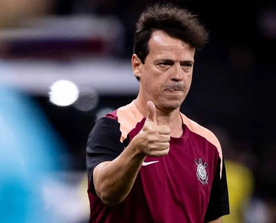 Fernando Diniz, do Corinthians, pode ser suspenso após denúncia do STJD