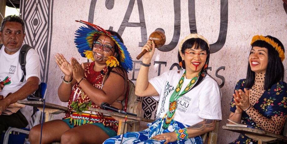 Festival Caju de Leitores transforma educação indígena em Porto Seguro com Mariela Tulián
