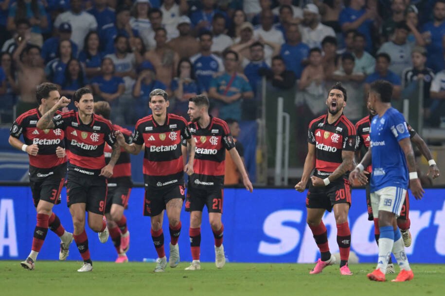 Flamengo e Palmeiras lutam por classificação na Libertadores após terremoto na Colômbia