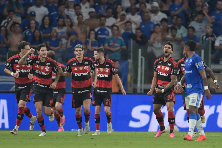 Flamengo e Palmeiras lutam por classificação na Libertadores após terremoto na Colômbia