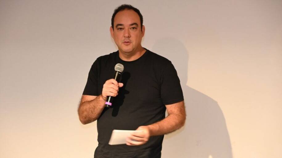 Flávio Bolsonaro anuncia Flávio Roscoe como candidato após desistência de Cleitinho