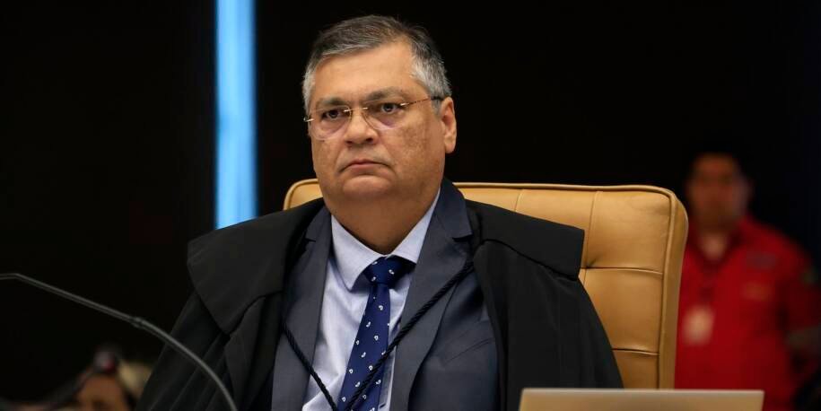 Flávio Dino autoriza inquérito contra Lulinha por negócios ilícitos com governo