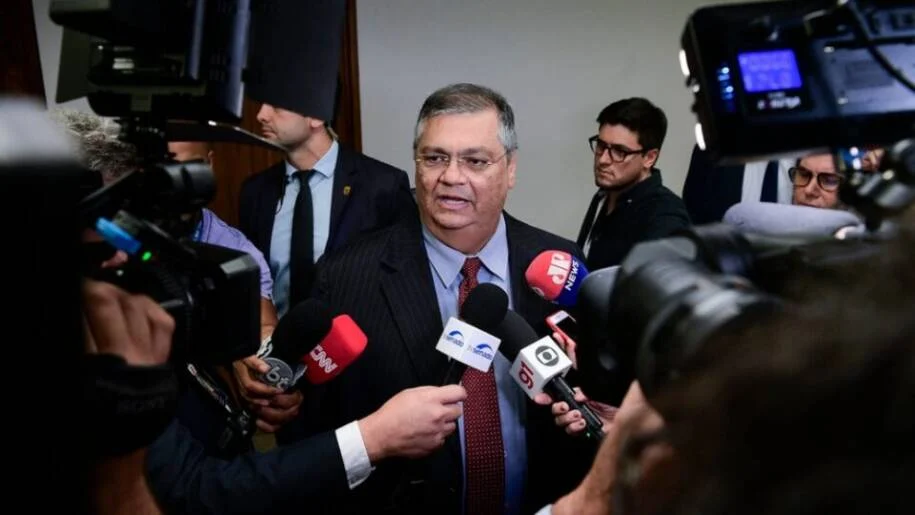 Flávio Dino ordena investigação da PF sobre emendas Pix com desvio de R$ 55,4 milhões