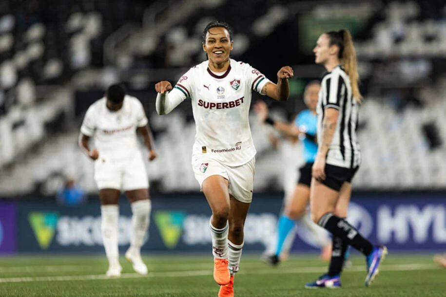 Fluminense derrota Botafogo e se aproxima do G8 no Brasileirão Feminino