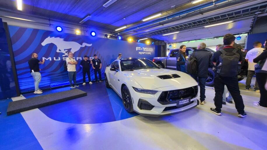 Ford revela F-150 Raptor e Mustang GT Performance 2026 no Festival Interlagos