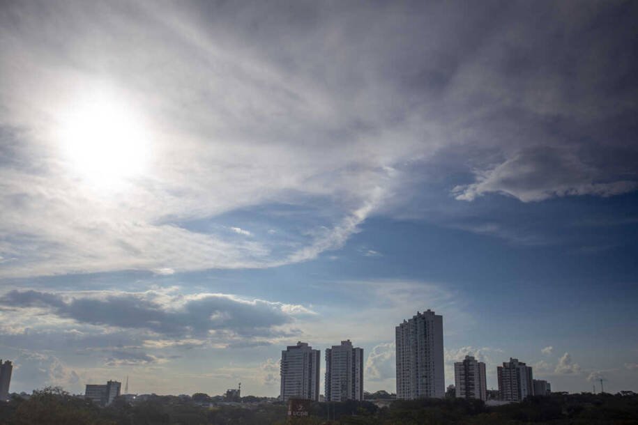 Frente Fria em MS: Mudanças Climáticas e Calor Intenso Atraem Atenção