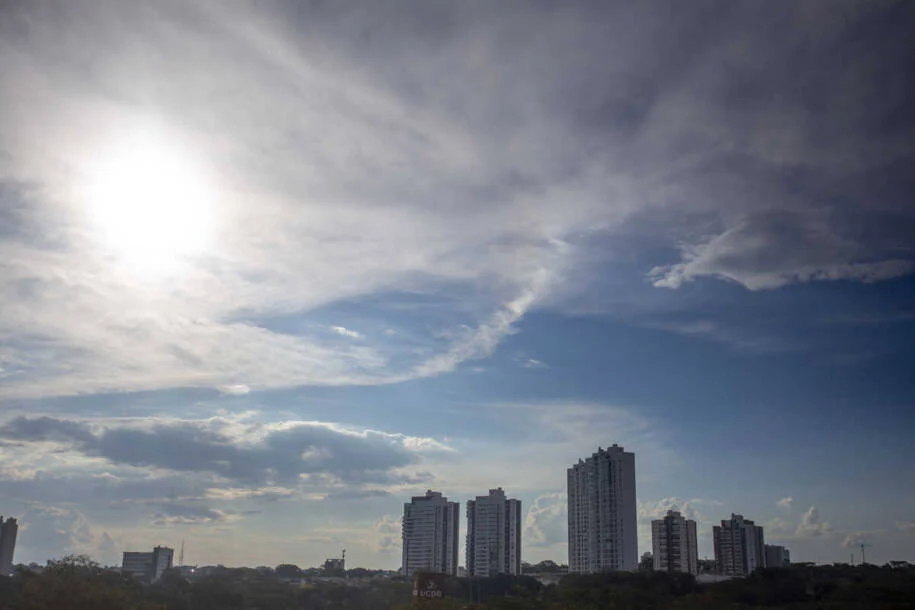 Frente Fria em MS: Mudanças Climáticas e Calor Intenso Atraem Atenção