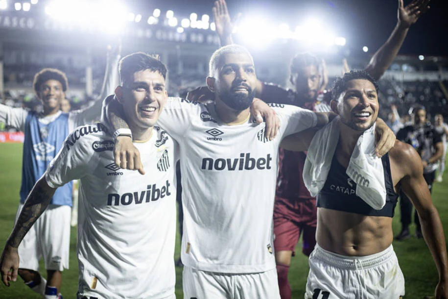 Gabigol brilha e Santos goleia Vasco em São Januário pela segunda vez
