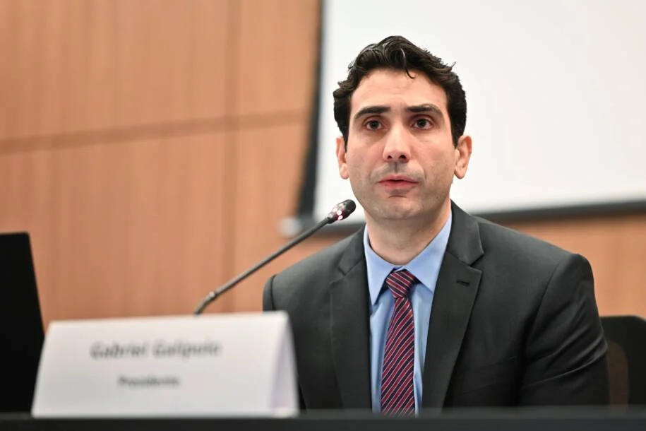 Gabriel Galípolo afirma que aumento do crédito causa superendividamento no Brasil