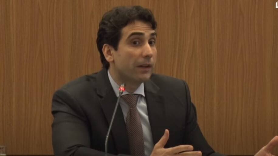 Gabriel Galípolo alerta sobre dívidas das famílias e fiscalização dos bancos aumenta