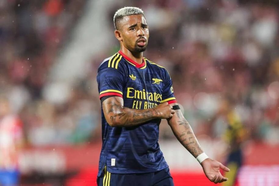 Gabriel Jesus avalia saída do Arsenal e Napoli se reúne com agente para negociação