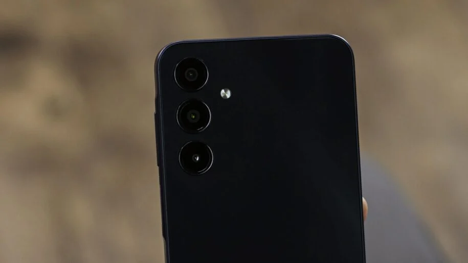 Galaxy A16 chega ao Brasil e promete ser a melhor opção básica em 2024!