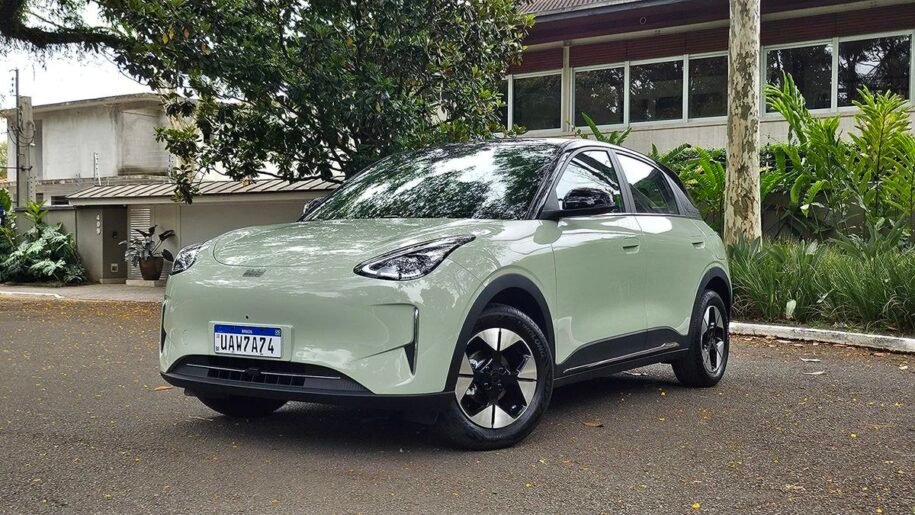 Geely marca recorde com 7.458 unidades enquanto BYD e MG4 estreiam no ranking