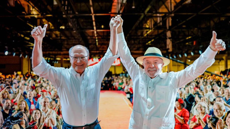 Geraldo Alckmin defende urnas eletrônicas e ironiza críticas de Flávio Bolsonaro