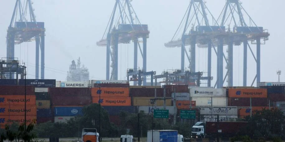 Governo libera R$ 13,5 bilhões em crédito para empresas afetadas pelo tarifaço dos EUA