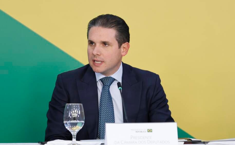 Hugo Motta amplia PLP dos combustíveis para incluir fertilizantes e terras raras