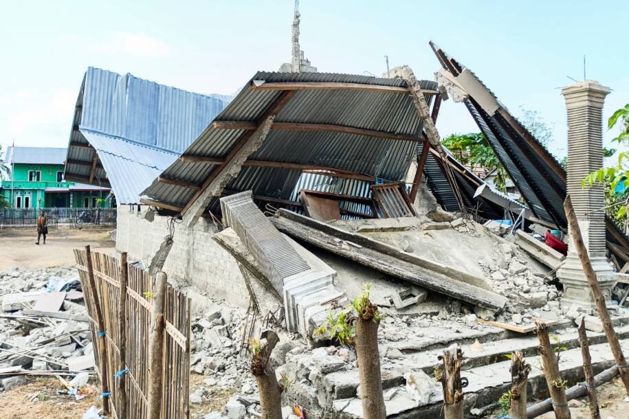 Indonésia declara estado de emergência após terremoto de 7,7 que mata 53