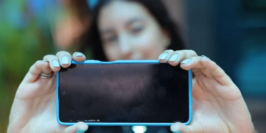 Instituto Alana revela que 71% dos jovens querem internet com mudanças urgentes