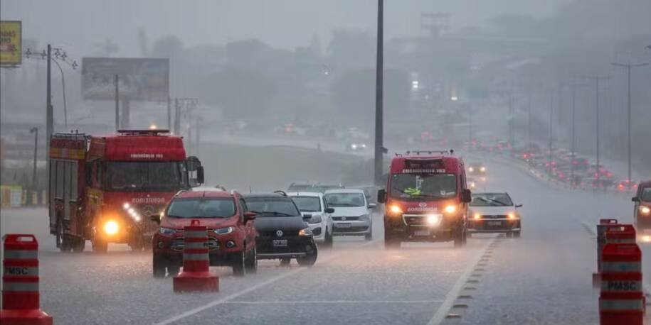 Instituto Nacional de Meteorologia alerta: tempestades ameaçam Porto Alegre hoje!