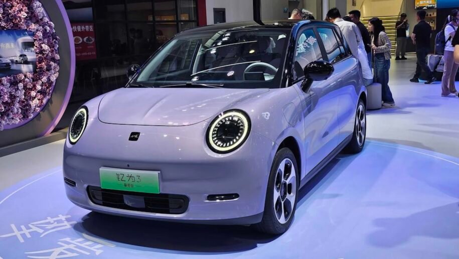JAC Motors culpa BYD por adiamento do lançamento do E-JS3 no Brasil