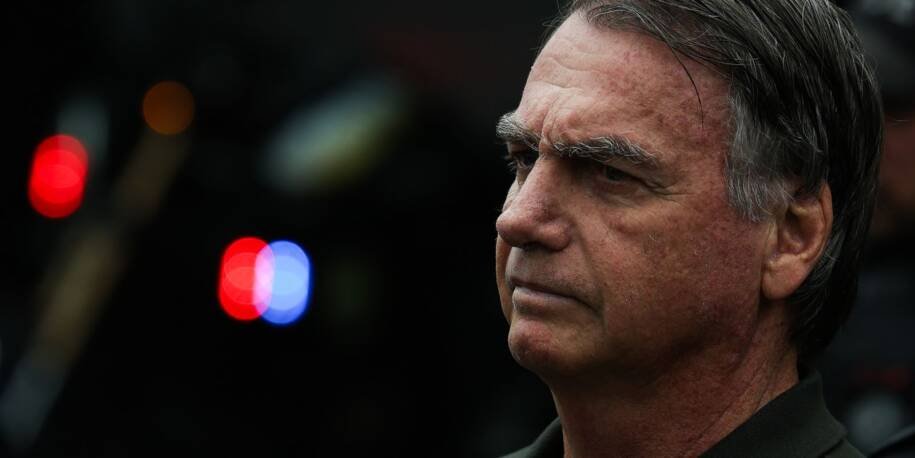 Jair Bolsonaro pede ao STF para sair da prisão e consultar nora dentista