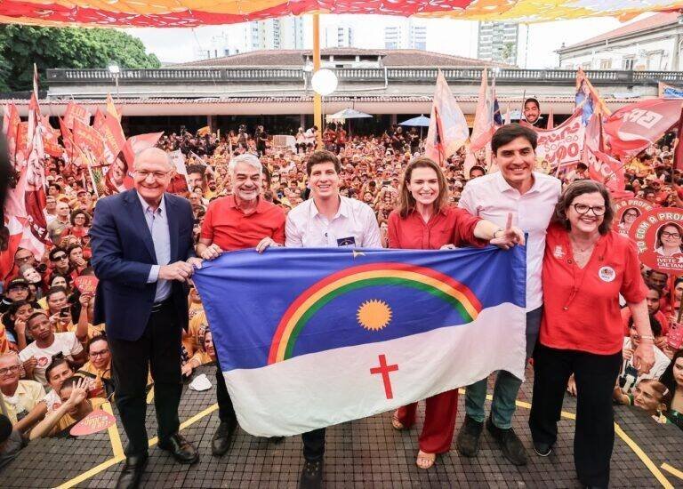 João Campos oficializa candidatura ao governo de Pernambuco com apoio de Alckmin