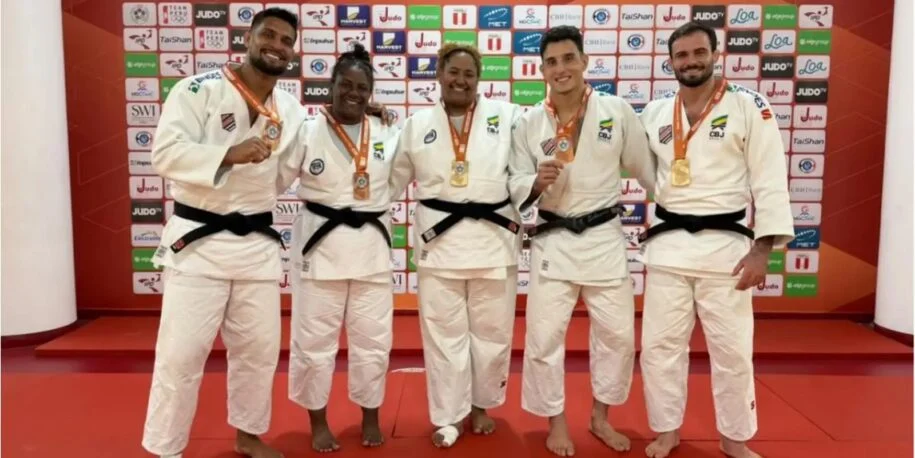 Judô Brasileiro Conquista 11 Medalhas e Título Geral no Grand Prix Lima 2026