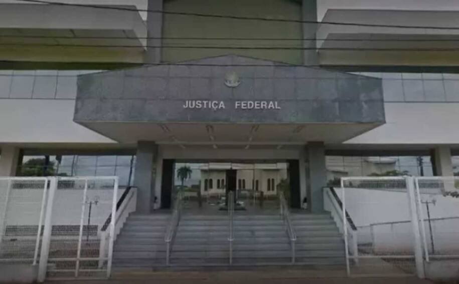 Juiz Roberto Polini condena homem a nove meses por perseguir ex-mulher brasileira