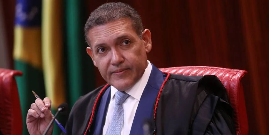 Kassio Nunes Marques defende urna eletrônica como patrimônio da democracia brasileira