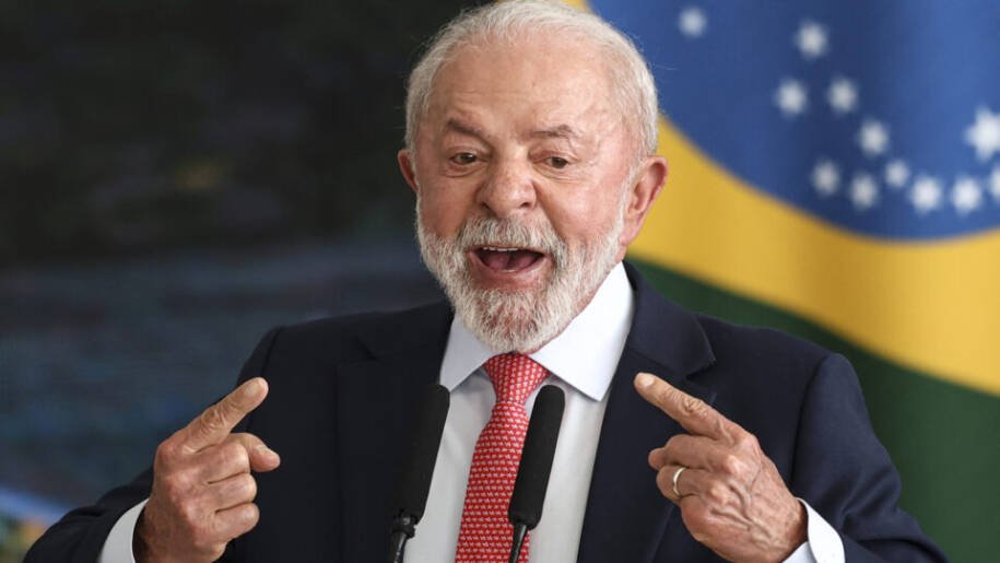 Lula apresenta plano econômico que ignora redução de gastos e repete promessas