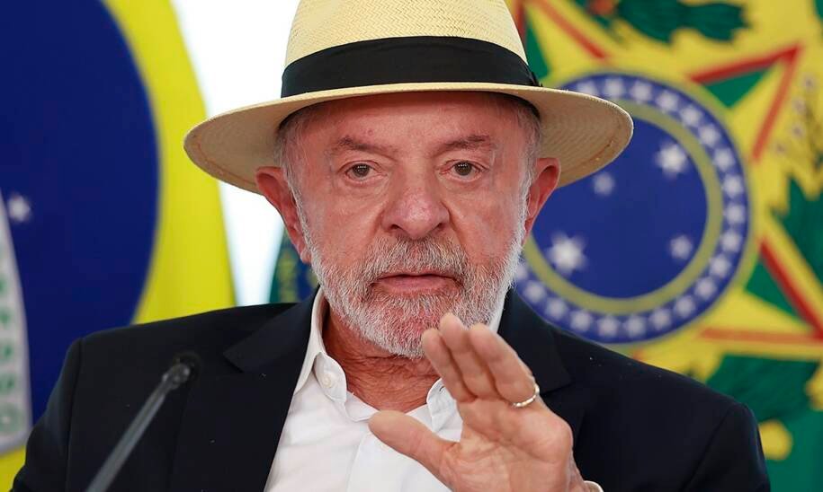 Lula apresenta proposta de governo com foco em emendas e reforma trabalhista