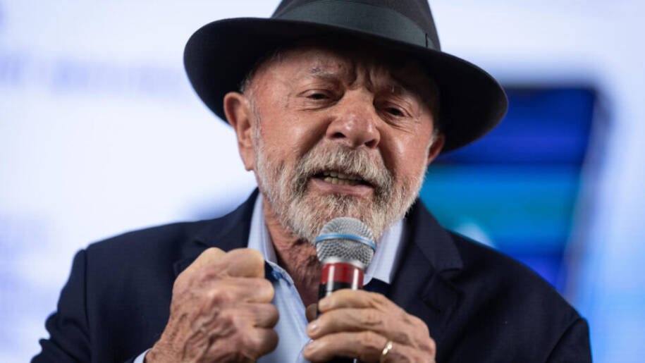 Lula desafia regras e pede votos na Bahia: 'dá um votinho para mim'